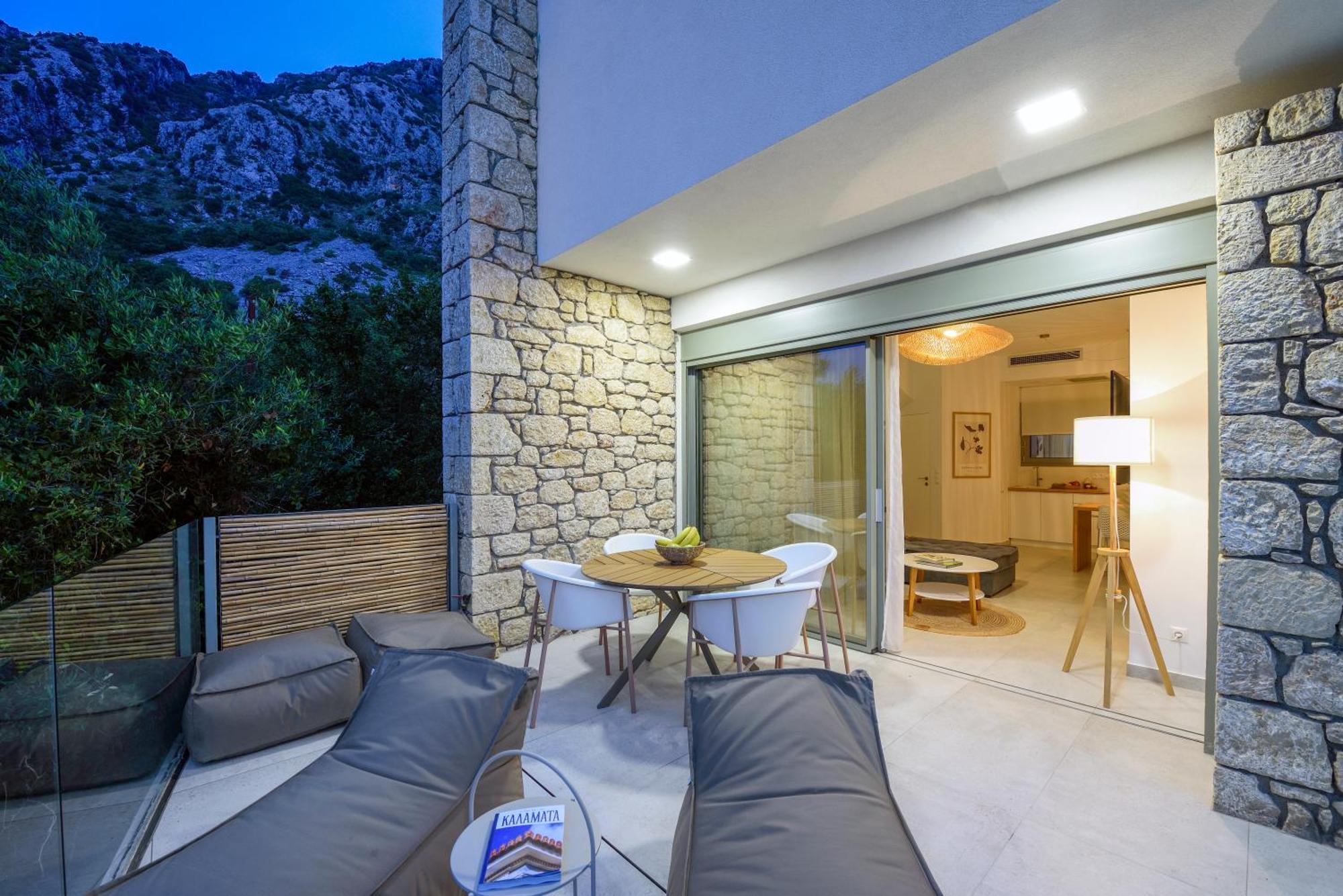 Lithos Retreat 1 Villa กาลามาตา ภายนอก รูปภาพ